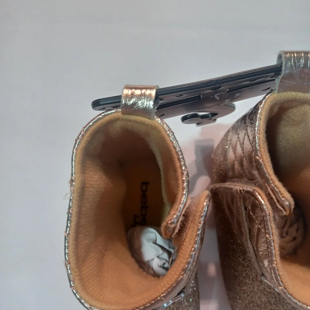 😍 Bebe Gold Sparkle Kids Boots - Picture 7 of 7